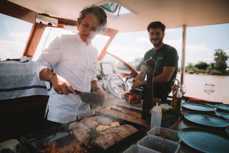 LES CHEFS pour un diner ou déjeuner gastronomique sur la Garonne au départ de Bordeaux