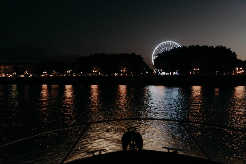 la nuit sur les quais de Bordeaux